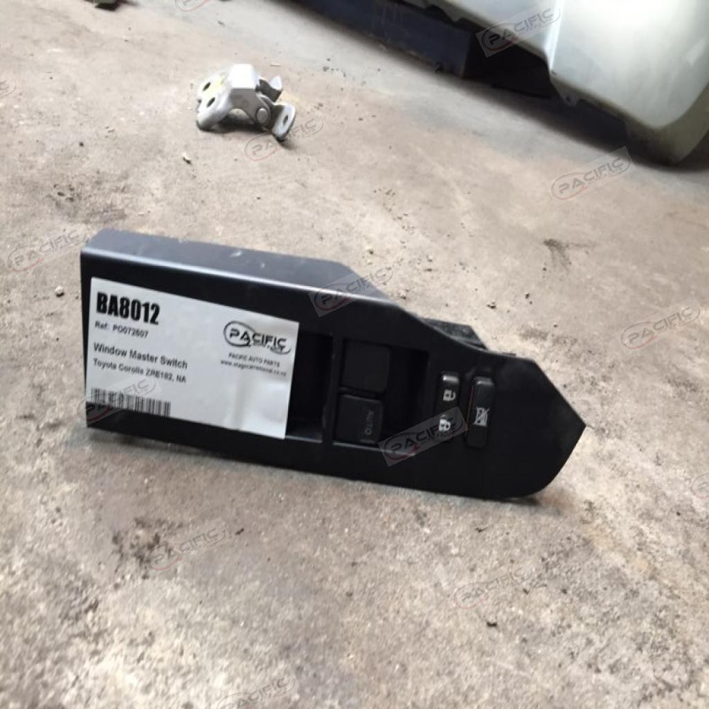 Corolla · ZRE182