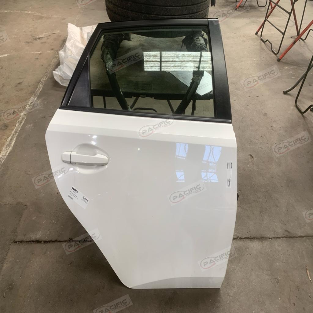 Corolla · ZRE182