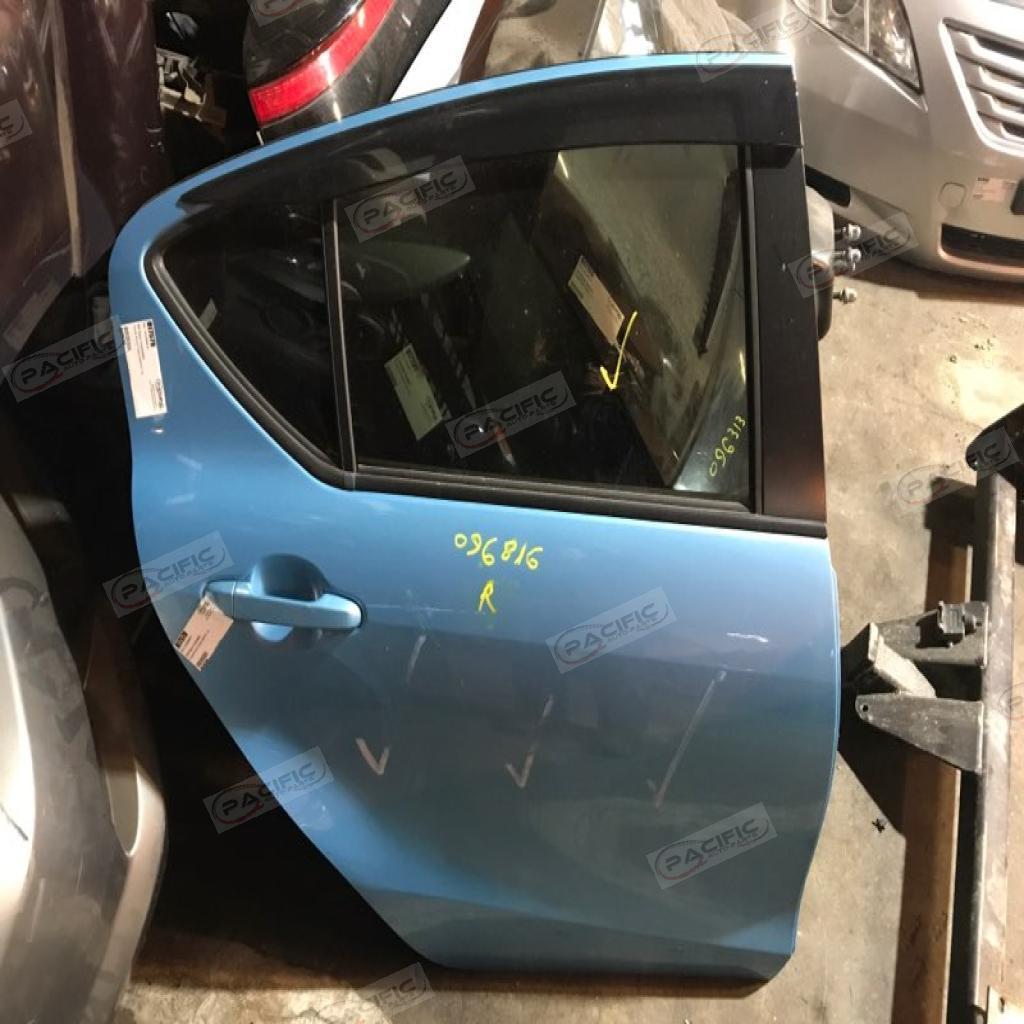 Prius C Aqua · NHP10