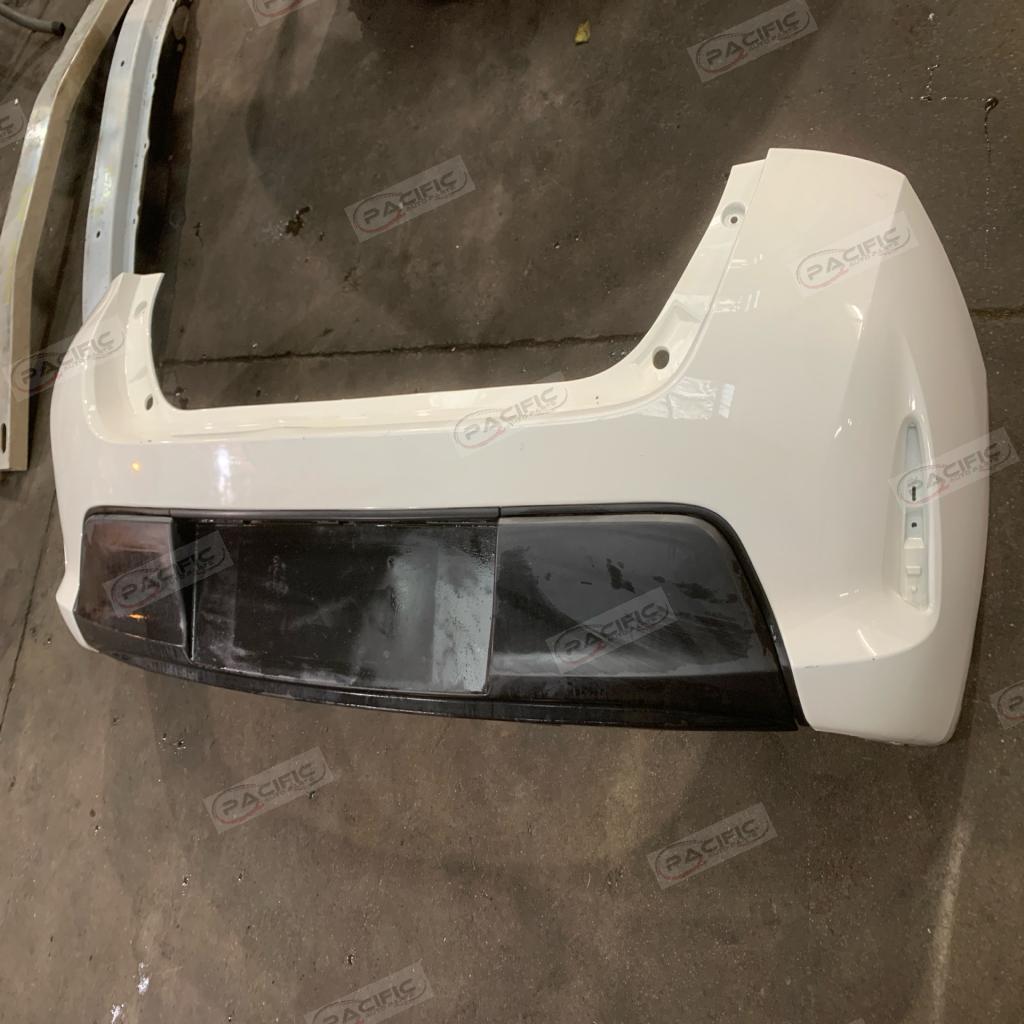 Corolla · ZRE182
